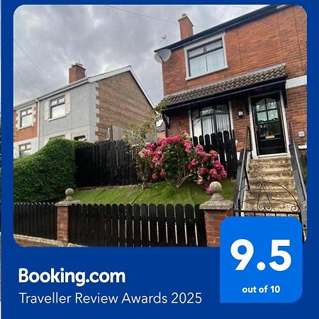 Mairead - Cosy Property In Gaeltacht Quarter เบลฟาสต์ ภายนอก รูปภาพ