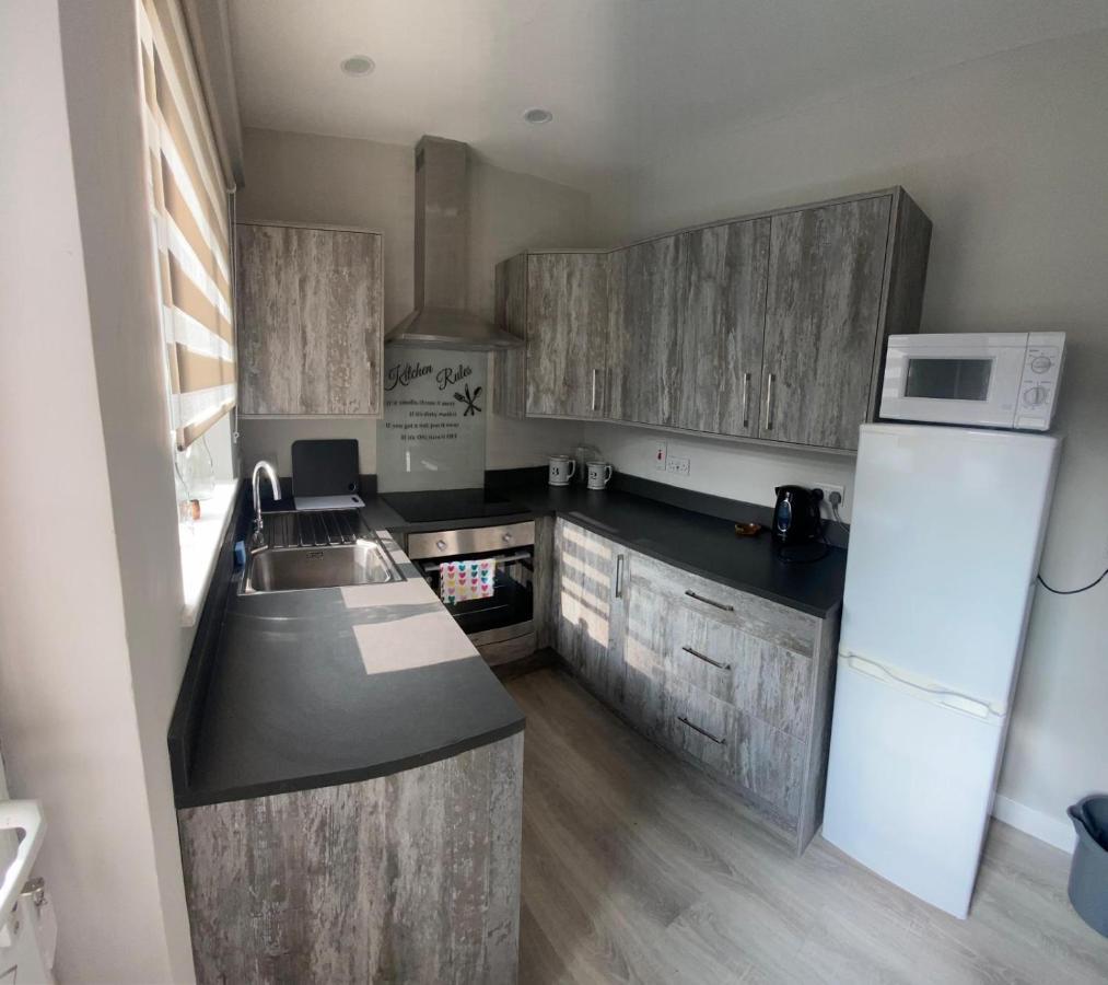 Mairead - Cosy Property In Gaeltacht Quarter เบลฟาสต์ ภายนอก รูปภาพ