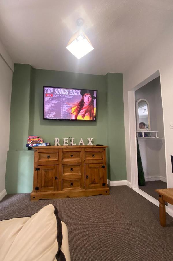 Mairead - Cosy Property In Gaeltacht Quarter เบลฟาสต์ ภายนอก รูปภาพ