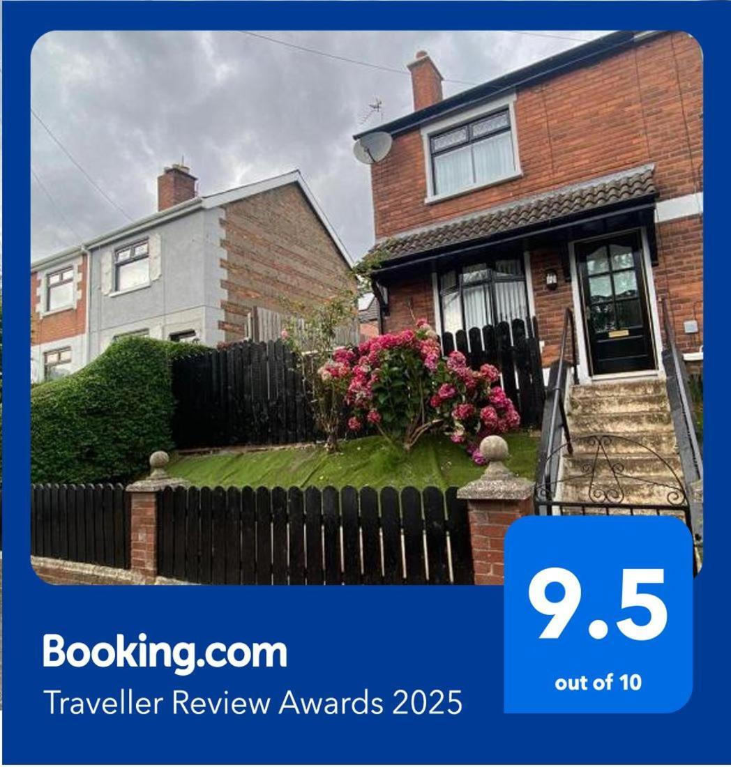 Mairead - Cosy Property In Gaeltacht Quarter เบลฟาสต์ ภายนอก รูปภาพ